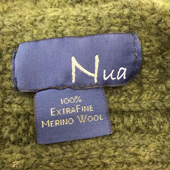 NUA Ireland Extra Fine Merino Wool Button Wrap Cable Knit Scarf green - Picture 2 of 5